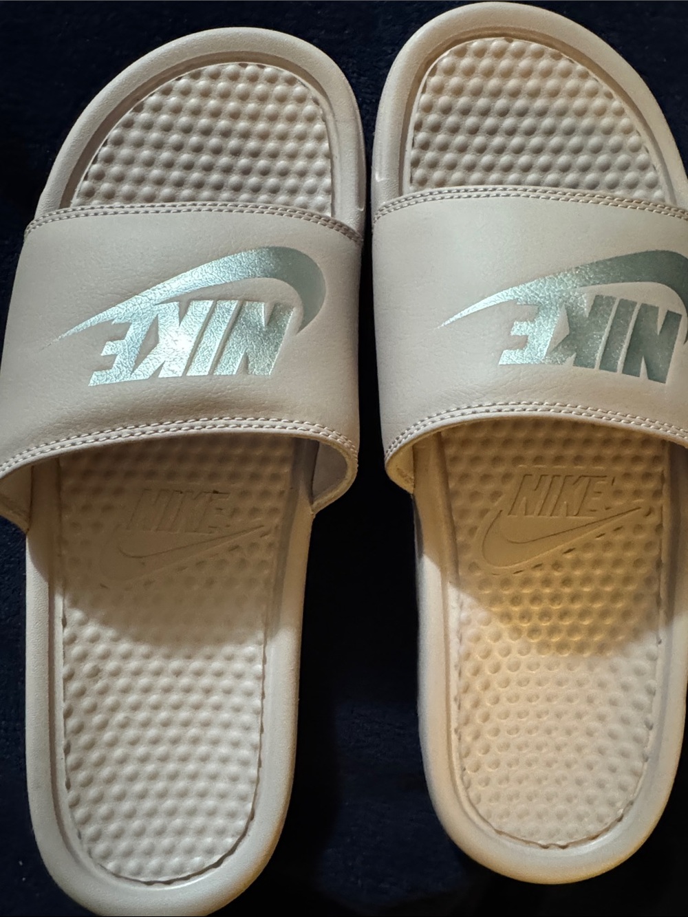 Nike Women's lavender Slide Sandals with Iridescent Logo sz10